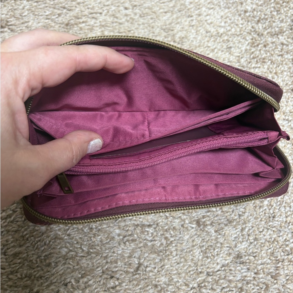 Travelon maroon floral wallet wristlet travel organization clean minor wear EUC - Picture 9 of 14